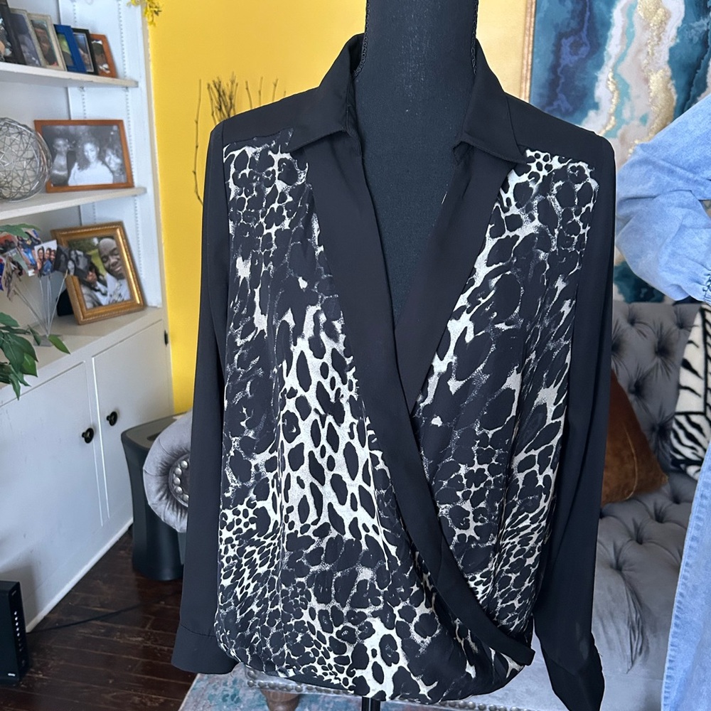 Leopard Print Wrap Blouse - Black and white small great condition - Picture 2 of 10